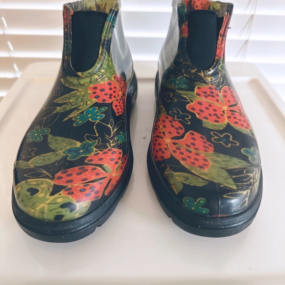 Woman’s Sloggers Waterproof Rain Boots Size 8 US - Picture 1 of 15